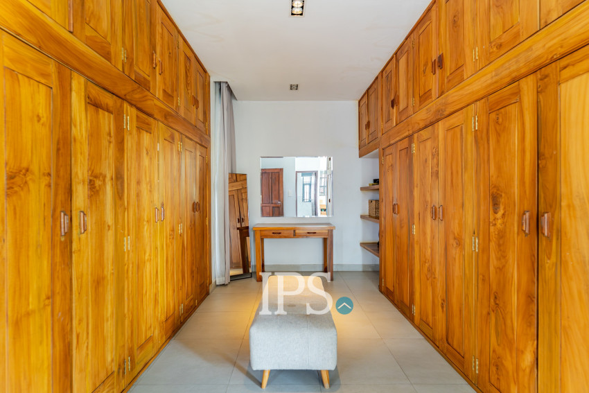 11 Bedroom Building For Sale - Teuk Thla, Phnom Penh