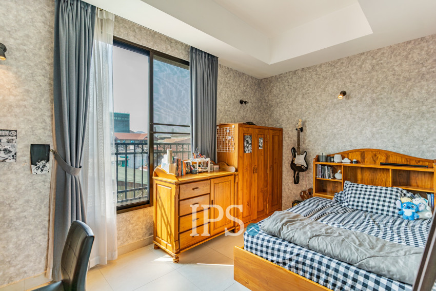 11 Bedroom Building For Sale - Teuk Thla, Phnom Penh