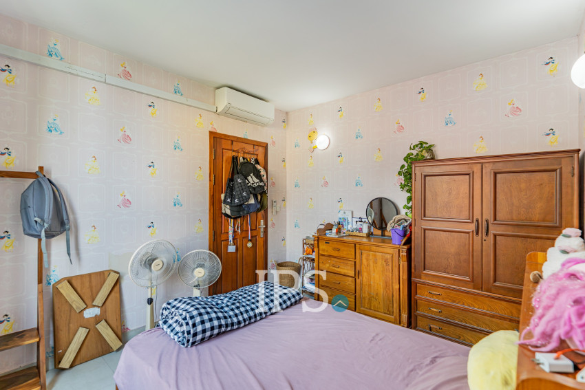 11 Bedroom Building For Sale - Teuk Thla, Phnom Penh