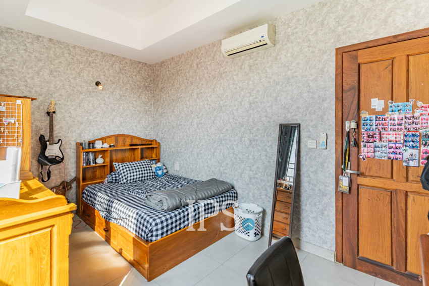 11 Bedroom Building For Sale - Teuk Thla, Phnom Penh