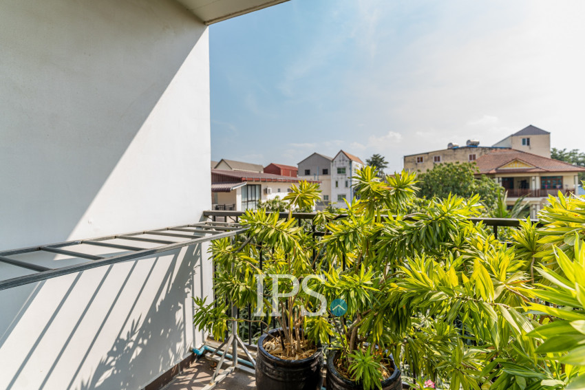 11 Bedroom Building For Sale - Teuk Thla, Phnom Penh