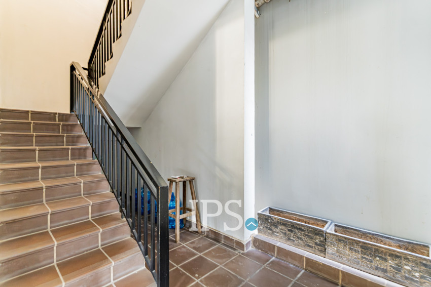 11 Bedroom Building For Sale - Teuk Thla, Phnom Penh