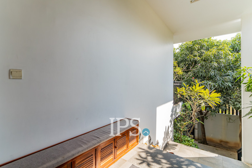 11 Bedroom Building For Sale - Teuk Thla, Phnom Penh