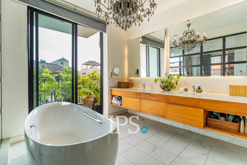 11 Bedroom Building For Sale - Teuk Thla, Phnom Penh