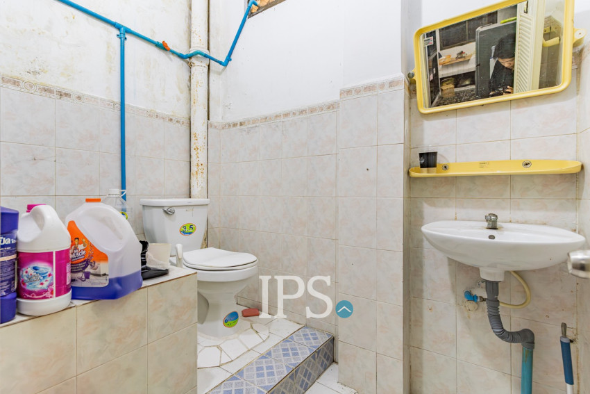 5 Bedroom Commercial Villa For Rent - BKK3, Phnom Penh