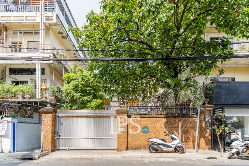 5 Bedroom Commercial Villa For Rent - BKK3, Phnom Penh