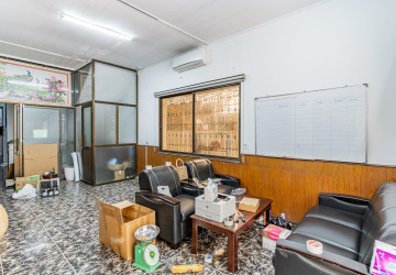 5 Bedroom Commercial Villa For Rent - BKK3, Phnom Penh thumbnail