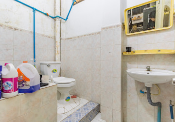 5 Bedroom Commercial Villa For Rent - BKK3, Phnom Penh thumbnail