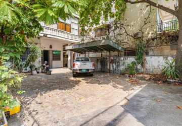 5 Bedroom Commercial Villa For Rent - BKK3, Phnom Penh thumbnail