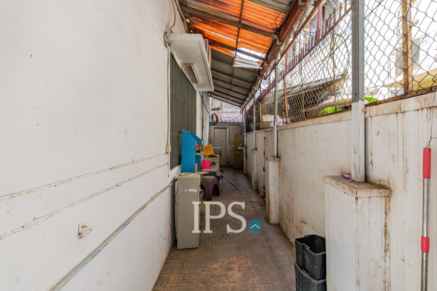 5 Bedroom Commercial Villa For Rent - BKK3, Phnom Penh