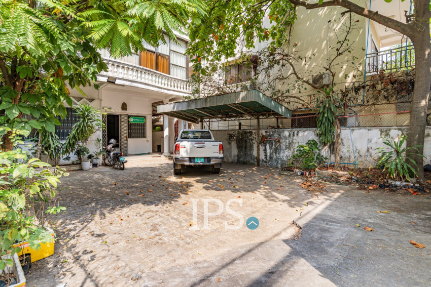 5 Bedroom Commercial Villa For Rent - BKK3, Phnom Penh
