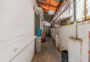 5 Bedroom Commercial Villa For Rent - BKK3, Phnom Penh thumbnail