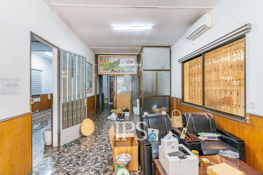 5 Bedroom Commercial Villa For Rent - BKK3, Phnom Penh