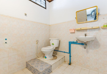 5 Bedroom Commercial Villa For Rent - BKK3, Phnom Penh thumbnail