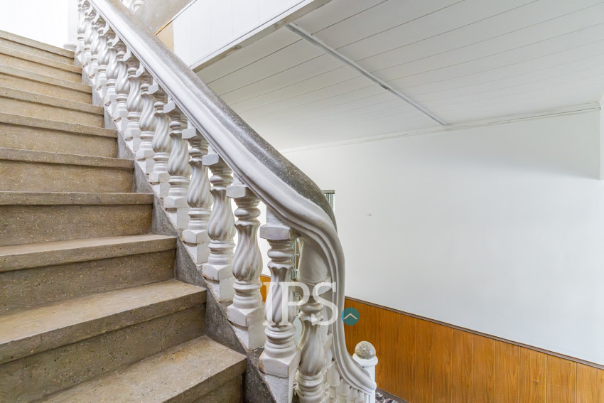 5 Bedroom Commercial Villa For Rent - BKK3, Phnom Penh