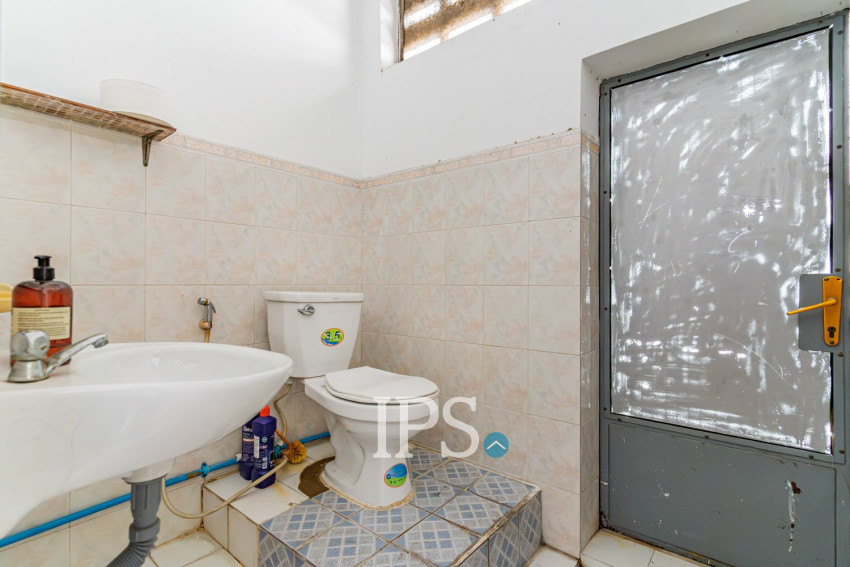 5 Bedroom Commercial Villa For Rent - BKK3, Phnom Penh