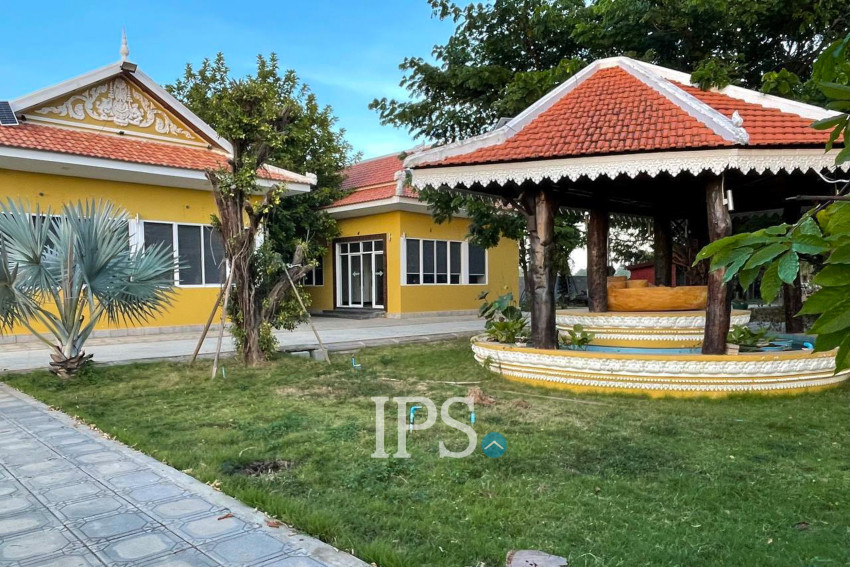 5 Bungalows And Khmer Wooden House For Sale - Anlong Vil, Battambang Province