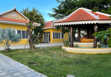 5 Bungalows And Khmer Wooden House  For Sale - Anlong Vil, Battambang Province thumbnail