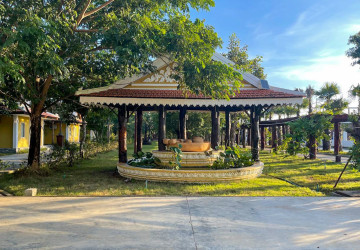 5 Bungalows And Khmer Wooden House  For Sale - Anlong Vil, Battambang Province thumbnail