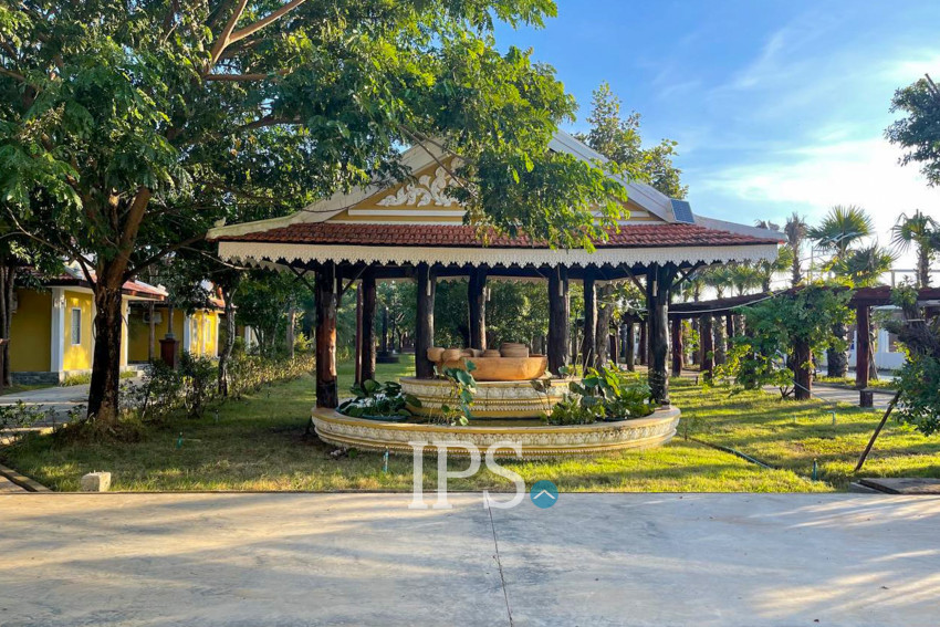 5 Bungalows And Khmer Wooden House For Sale - Anlong Vil, Battambang Province