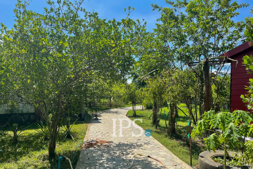 5 Bungalows And Khmer Wooden House For Sale - Anlong Vil, Battambang Province