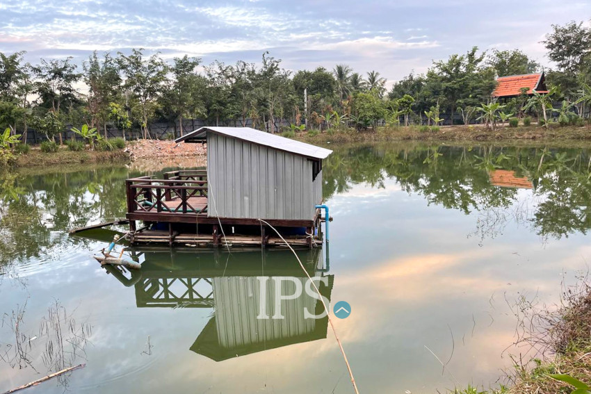 5 Bungalows And Khmer Wooden House For Sale - Anlong Vil, Battambang Province