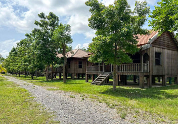 5 Bungalows And Khmer Wooden House  For Sale - Anlong Vil, Battambang Province thumbnail