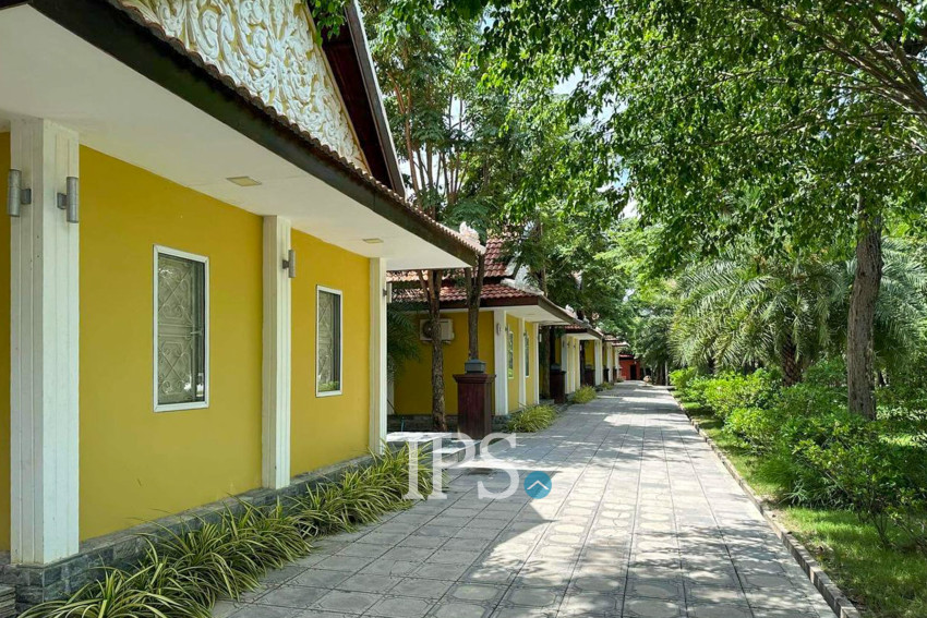 5 Bungalows And Khmer Wooden House For Sale - Anlong Vil, Battambang Province