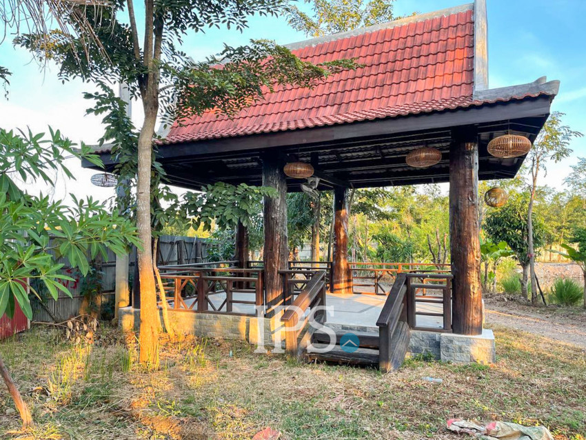 5 Bungalows And Khmer Wooden House For Sale - Anlong Vil, Battambang Province