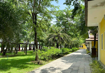 5 Bungalows And Khmer Wooden House  For Sale - Anlong Vil, Battambang Province thumbnail