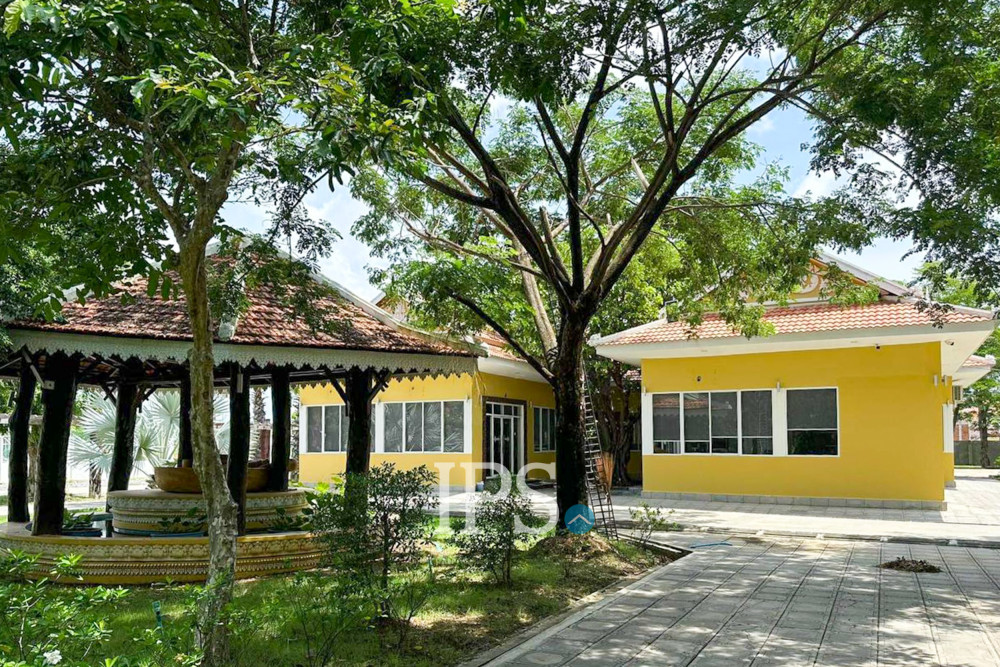 5 Bungalows And Khmer Wooden House For Sale - Anlong Vil, Battambang Province - Image 2 5 Bungalows And Khmer Wooden House For Sale - Anlong Vil, Battambang Province - Image 2