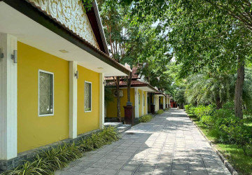 5 Bungalows And Khmer Wooden House  For Sale - Anlong Vil, Battambang Province thumbnail