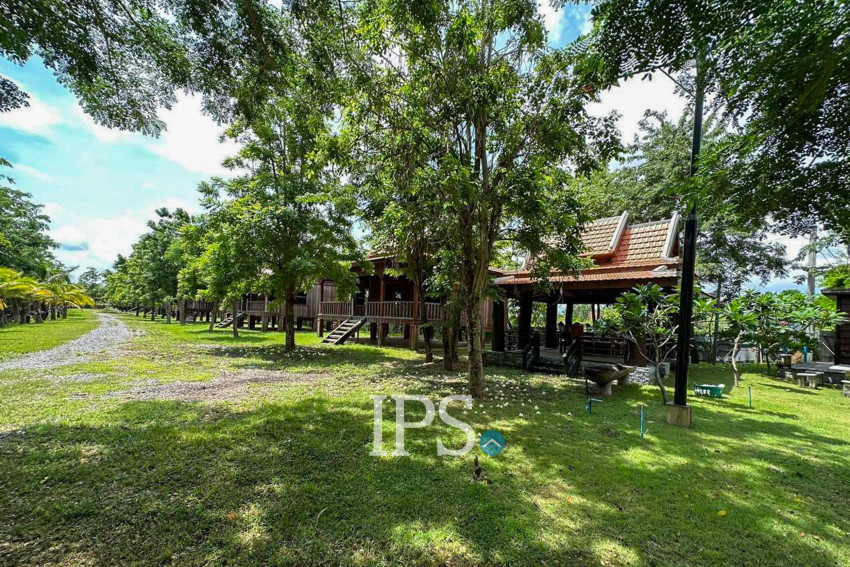 5 Bungalows And Khmer Wooden House For Sale - Anlong Vil, Battambang Province