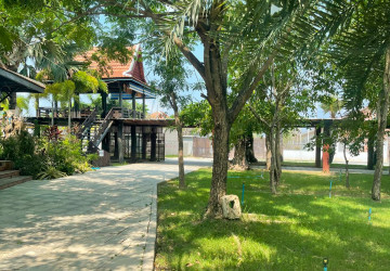 5 Bungalows And Khmer Wooden House  For Sale - Anlong Vil, Battambang Province thumbnail