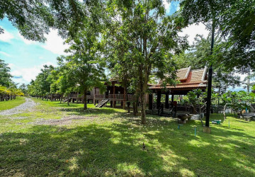 5 Bungalows And Khmer Wooden House  For Sale - Anlong Vil, Battambang Province thumbnail