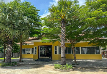 5 Bungalows And Khmer Wooden House  For Sale - Anlong Vil, Battambang Province thumbnail