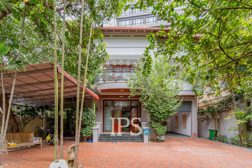 5 Bedroom Commercial Villa For Rent - Tonle Bassac, Phnom Penh