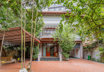 5 Bedroom Commercial Villa For Rent - Tonle Bassac, Phnom Penh thumbnail