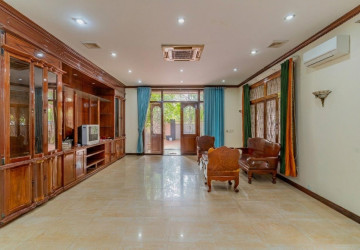 5 Bedroom Commercial Villa For Rent - Tonle Bassac, Phnom Penh thumbnail