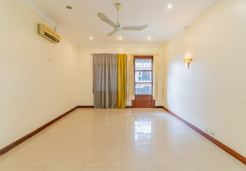 5 Bedroom Commercial Villa For Rent - Tonle Bassac, Phnom Penh thumbnail