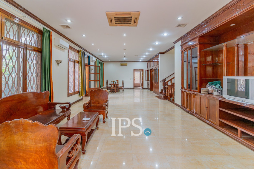 5 Bedroom Commercial Villa For Rent - Tonle Bassac, Phnom Penh