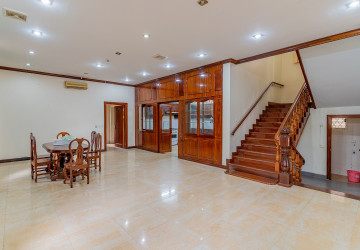 5 Bedroom Commercial Villa For Rent - Tonle Bassac, Phnom Penh thumbnail