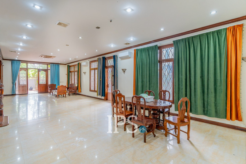 5 Bedroom Commercial Villa For Rent - Tonle Bassac, Phnom Penh