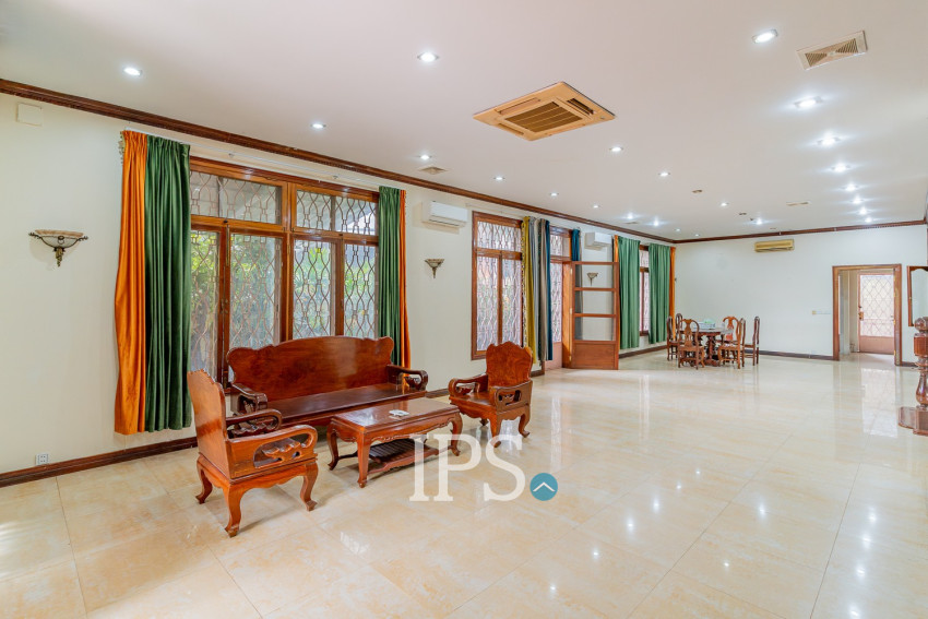 5 Bedroom Commercial Villa For Rent - Tonle Bassac, Phnom Penh