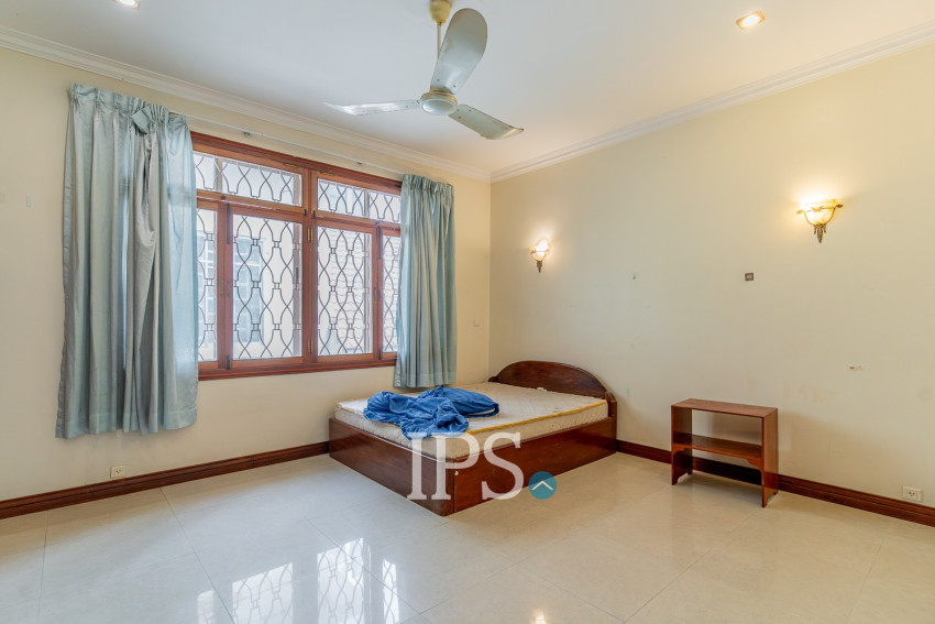 5 Bedroom Commercial Villa For Rent - Tonle Bassac, Phnom Penh