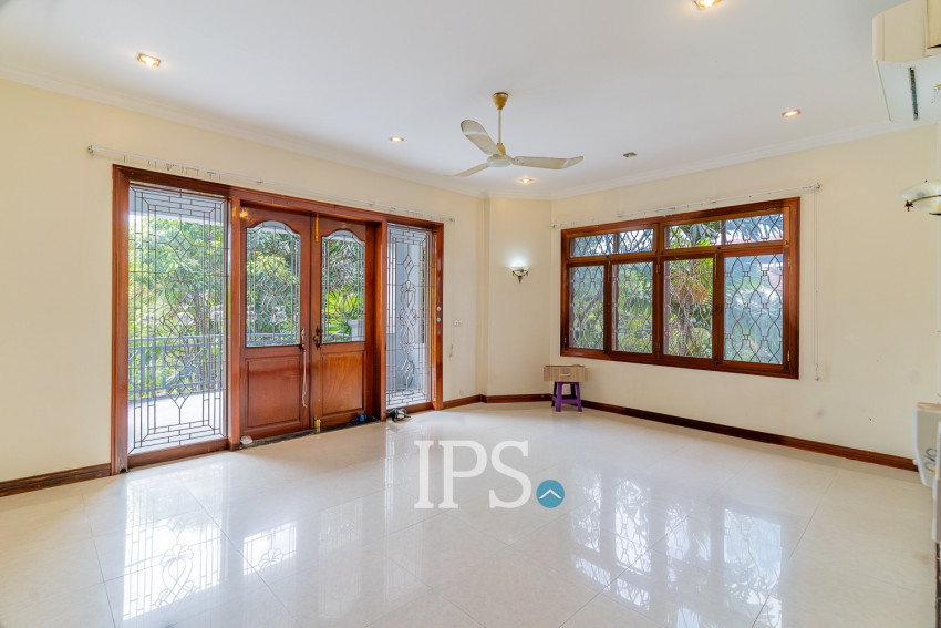 5 Bedroom Commercial Villa For Rent - Tonle Bassac, Phnom Penh