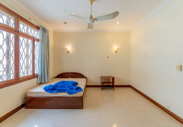 5 Bedroom Commercial Villa For Rent - Tonle Bassac, Phnom Penh thumbnail