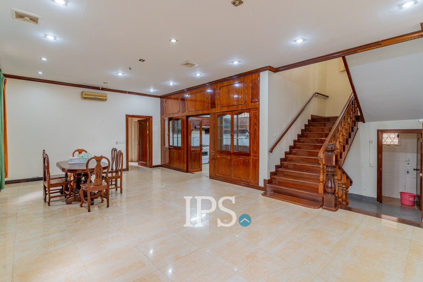 5 Bedroom Commercial Villa For Rent - Tonle Bassac, Phnom Penh