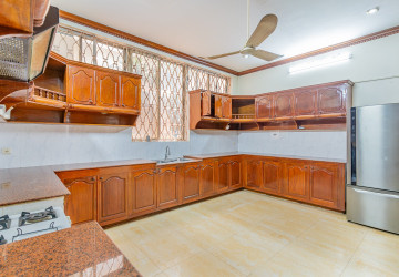 5 Bedroom Commercial Villa For Rent - Tonle Bassac, Phnom Penh thumbnail