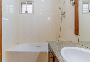 5 Bedroom Commercial Villa For Rent - Tonle Bassac, Phnom Penh thumbnail